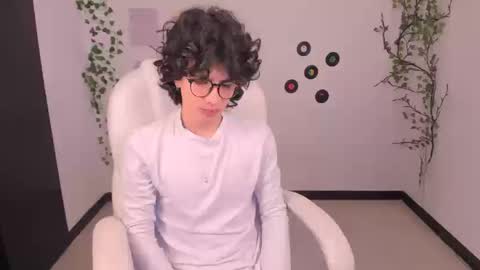 Angel online show from September 15, 4:30 pm