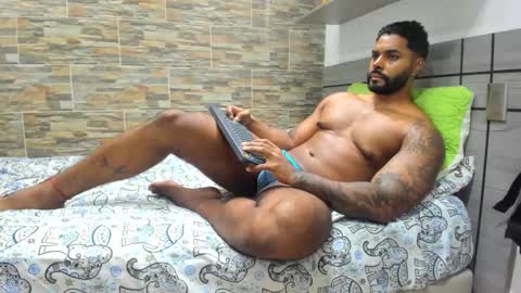 Snapshot of angelo_evans33 chatting on March 4, 2:17 am angelo_evans33 online show from March 4, 2:17 am