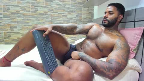angelo_evans33 online show from February 28, 1:48 am