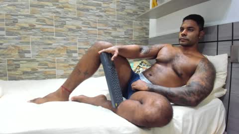 Snapshot of angelo_evans33 chatting on January 7, 12:34 am angelo_evans33 online show from January 7, 12:34 am