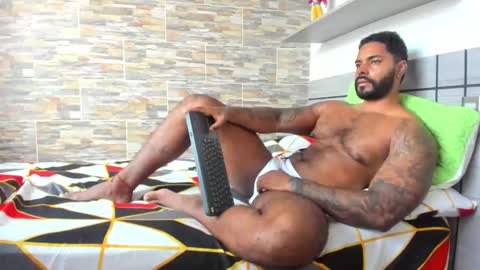 Snapshot of angelo_evans33 chatting on February 18, 3:43 pm angelo_evans33 online show from February 18, 3:43 pm