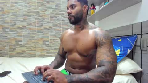 Snapshot of angelo_evans33 chatting on October 9, 3:11 am angelo_evans33 online show from October 9, 3:11 am