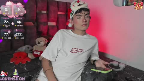 Angelo I work from home this is my room  online show from December 22, 6:49 am