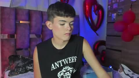 Angelo I work from home this is my room  online show from February 20, 6:17 am