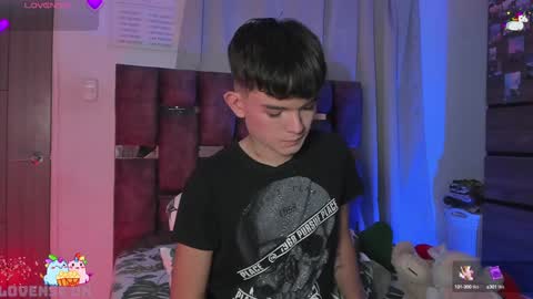 Angelo I work from home this is my room  online show from January 26, 8:13 pm