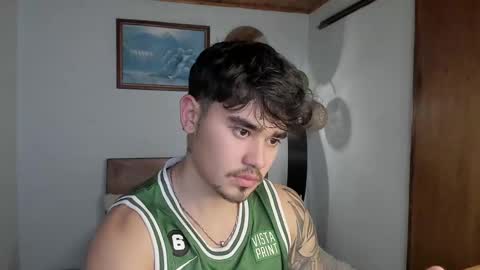 Snapshot of angelx_fox chatting on December 5, 10:56 pm Angel Fox online show from December 5, 10:56 pm