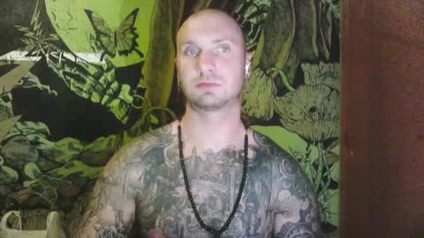 Snapshot of anotnio95 chatting on February 17, 11:42 pm maicol online show from February 17, 11:42 pm