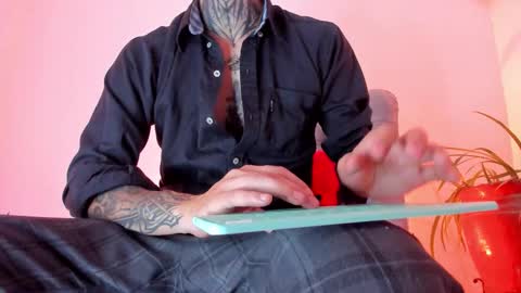 Anthony and Nick online show from November 4, 2:18 pm