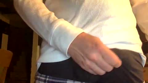 Snapshot of anthony_whitestallion chatting on December 3, 12:05 pm Anthony online show from December 3, 12:05 pm