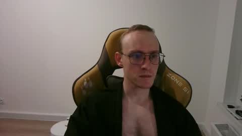 Snapshot of anthonythorn chatting on November 1, 8:57 pm anthonythorn online show from November 1, 8:57 pm