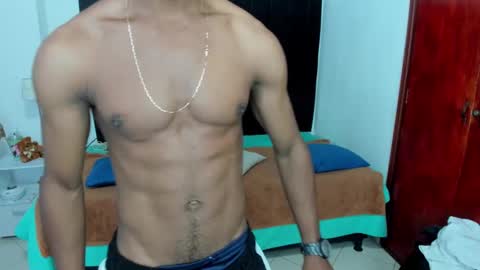 Snapshot of anthoy_wayans chatting on February 26, 12:16 am       online show from February 26, 12:16 am