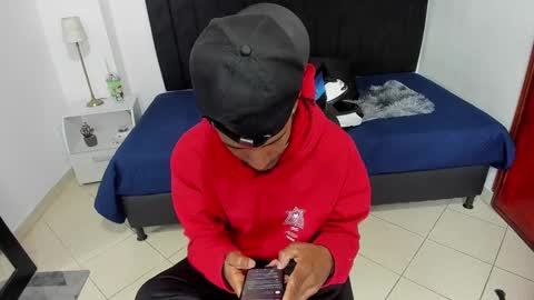 Snapshot of anthoy_wayans chatting on December 18, 12:10 am       online show from December 18, 12:10 am