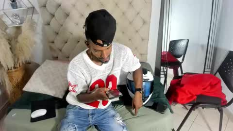 Snapshot of anthoy_wayans chatting on September 25, 11:57 pm       online show from September 25, 11:57 pm