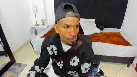 Snapshot of anthoy_wayans chatting on January 19, 7:04 pm       online show from January 19, 7:04 pm