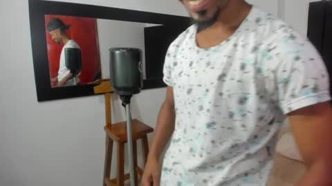 Snapshot of anthoy_wayans chatting on October 24, 1:18 am       online show from October 24, 1:18 am