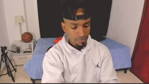Snapshot of anthoy_wayans chatting on October 11, 12:36 am       online show from October 11, 12:36 am