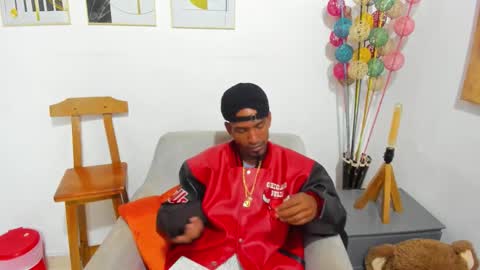       online show from March 25, 1:20 am