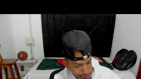 Snapshot of anthoy_wayans chatting on October 16, 12:51 am       online show from October 16, 12:51 am