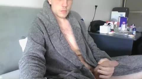 antman37332 online show from April 14, 11:43 am