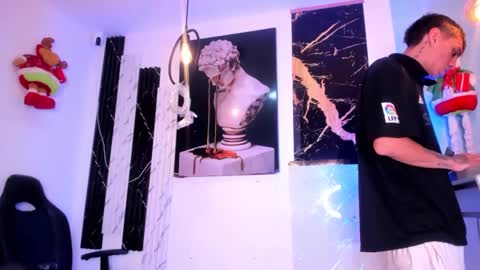 brendan and stiiven online show from December 15, 10:07 am