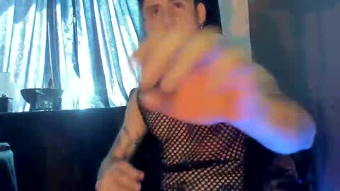 antonnello_ online show from November 17, 3:37 pm