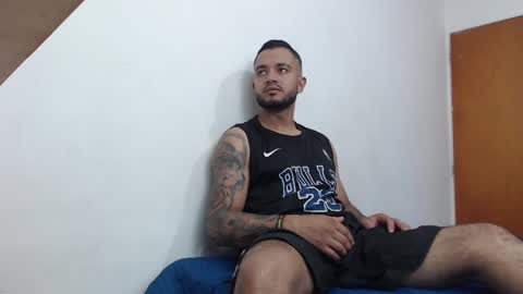 Snapshot of antony_smithh chatting on February 5, 7:10 pm antony_smithh online show from February 5, 7:10 pm