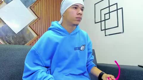 anyelo_sexyhot online show from February 10, 11:46 am