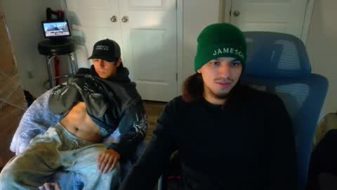 ApacheWithWebcam online show from December 20, 8:27 pm