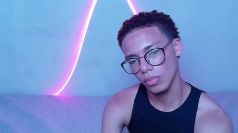 apolo_night online show from November 20, 2:05 pm