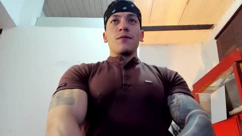 Snapshot of aquiles_51 chatting on October 25, 7:26 pm Jonathan online show from October 25, 7:26 pm