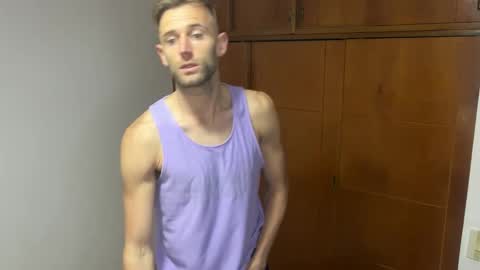 Snapshot of aquilesmade chatting on December 8, 4:50 pm Aquilesmade online show from December 8, 4:50 pm