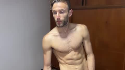 Snapshot of aquilesmade chatting on December 28, 3:59 pm Aquilesmade online show from December 28, 3:59 pm