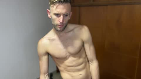 Snapshot of aquilesmade chatting on December 11, 2:21 am Aquilesmade online show from December 11, 2:21 am