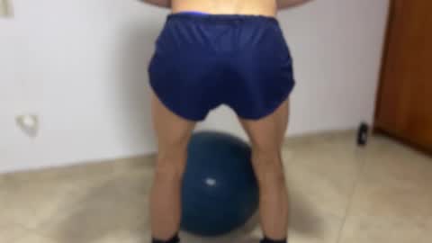 Snapshot of aquilesmade chatting on December 3, 12:11 am Aquilesmade online show from December 3, 12:11 am