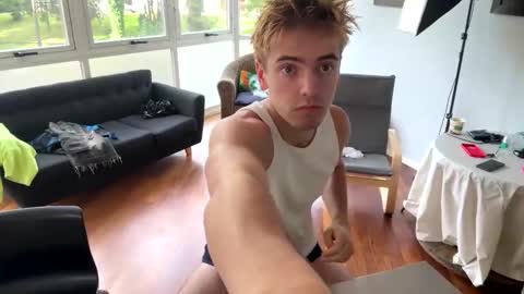 Archie online show from December 22, 11:51 am