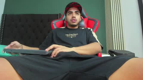 ares_pain_ online show from April 8, 7:44 pm