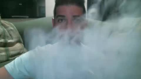 Snapshot of arielsinho chatting on October 27, 2:25 am Anon online show from October 27, 2:25 am
