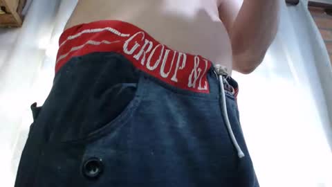 Snapshot of armando_2002 chatting on October 5, 7:51 pm ARMANDO online show from October 5, 7:51 pm