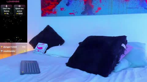   online show from December 12, 3:43 am