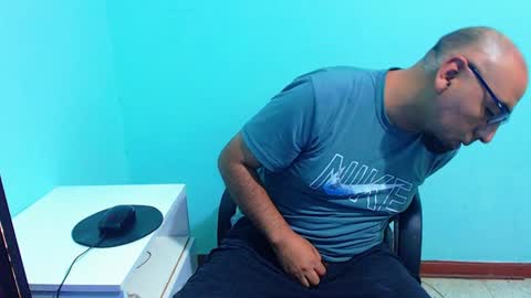 arnelux72 online show from January 9, 4:52 am