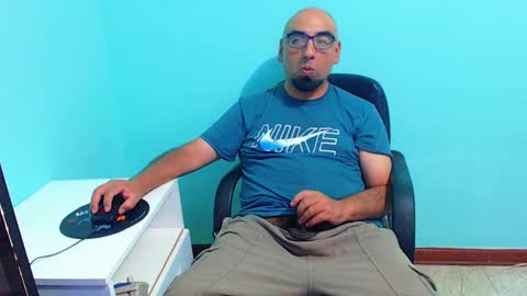 arnelux72 online show from February 16, 5:37 am