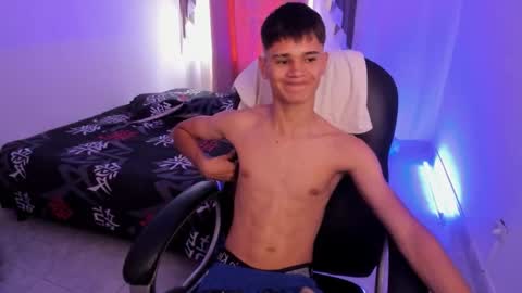 Aaron online show from December 3, 8:26 pm