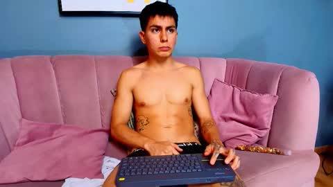 aron_pulse online show from March 25, 3:27 pm