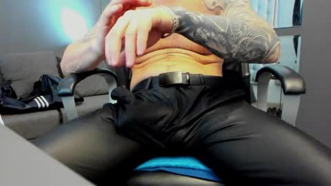 AronGrant online show from April 7, 9:31 am