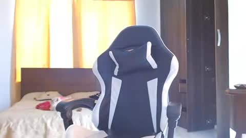 aronmiller online show from December 25, 7:02 pm