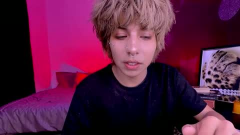 Aaron  online show from May 25, 8:09 am