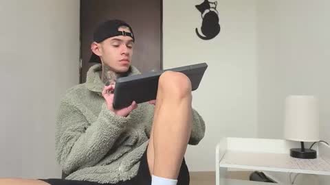   online show from October 12, 4:23 pm