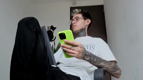   online show from April 5, 5:31 pm