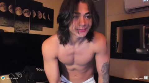 I AM HERE online show from March 6, 3:47 am