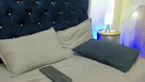   Asher  online show from February 28, 11:15 pm